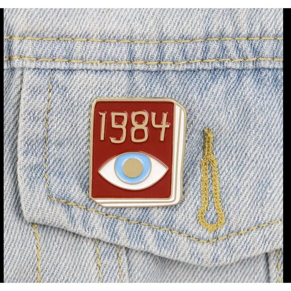 1984 George Orwell Book Dystopian Enamel Backpack Lapel Pin NEW - Picture 1 of 3
